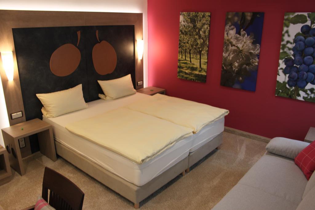 Hotel-Gasthof Die Post Brennerei Frankenhoehe Schillingsfuerst Phòng bức ảnh