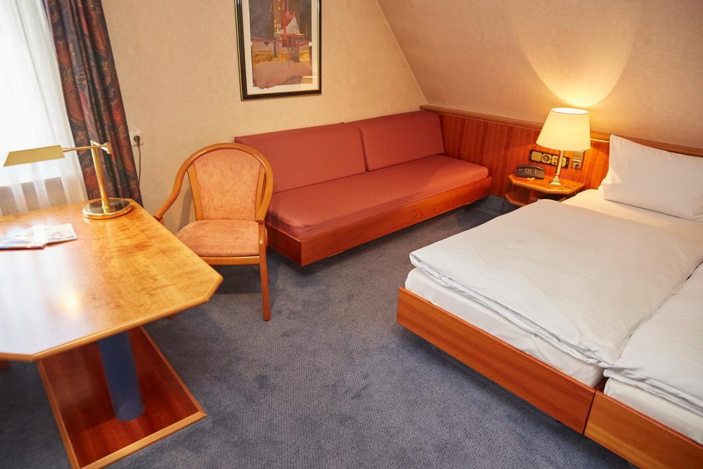 Hotel-Gasthof Die Post Brennerei Frankenhoehe Schillingsfuerst Ngoại thất bức ảnh
