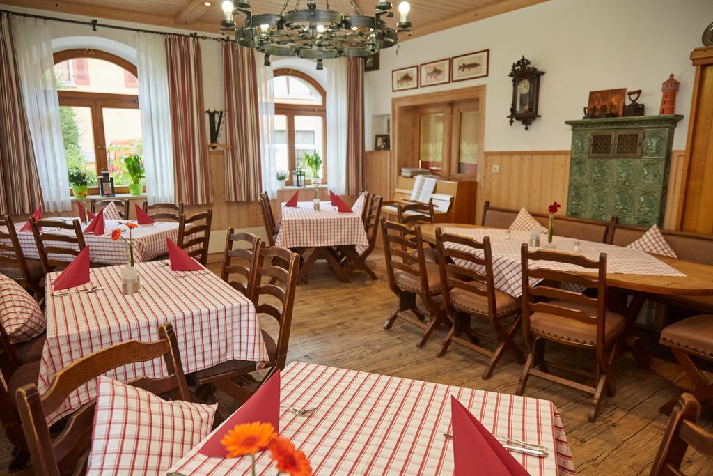 Hotel-Gasthof Die Post Brennerei Frankenhoehe Schillingsfuerst Ngoại thất bức ảnh