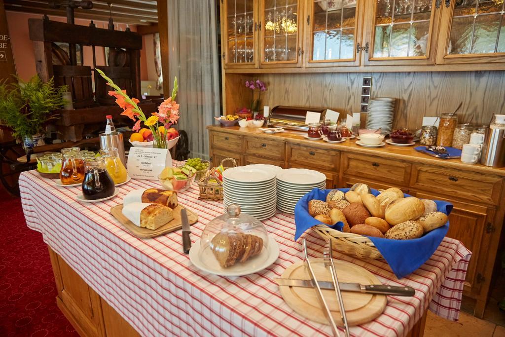 Hotel-Gasthof Die Post Brennerei Frankenhoehe Schillingsfuerst Ngoại thất bức ảnh